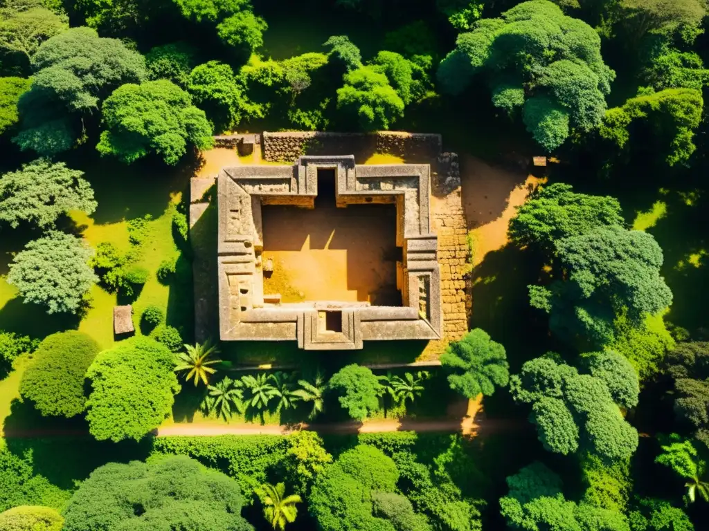 Misterio de Gedi en Kenia: Ruinas antiguas rodeadas de vegetación exuberante, con sombras alargadas resaltando detalles arquitectónicos